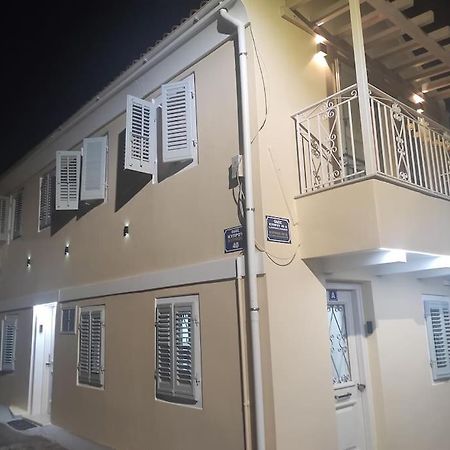 Garitsa Apartments Corfu  Buitenkant foto